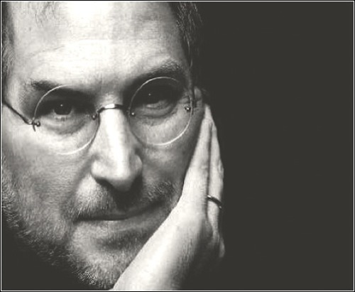 Steve Jobsblack and whitephotofaceglasseshandwedding ringstubblebeard