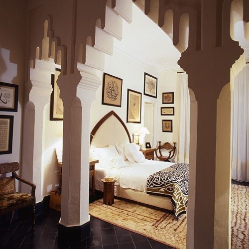 A bedroom in Tunisia features Arabian-