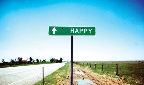 gabrielcezar:  A felicidade acontece quando você se move em direção ao que é certo para você. (umadosedecoragem) 