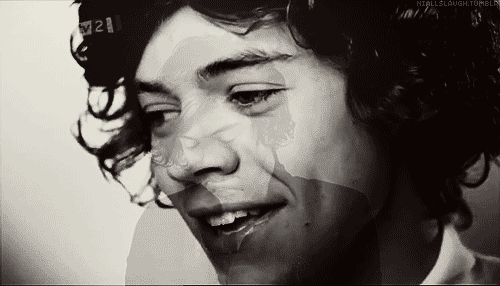 eshaysonedirection:

onedirectionsavesyoutonight:


Keep that smile on your face forever, please! We don’t want to see tears!

 this breaks my heart

oh it hurts to see him cry :(
