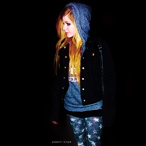 abbey-star:

Avril @ Los Angeles - 1/12/11

