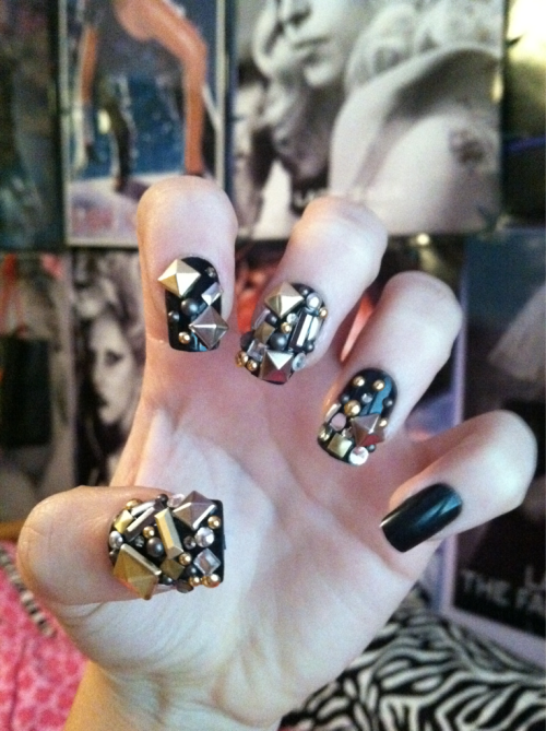 jessicafinn:  Who loves my nails?(; 