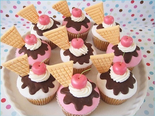 Pink Crush ~
ice cream cone cupcakes!