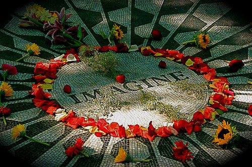 xantheose:

Imagine
John Lennon “Imagine” tribute mosaic at Strawberry Fields, Central Park, New York.
(by F3lixP)
