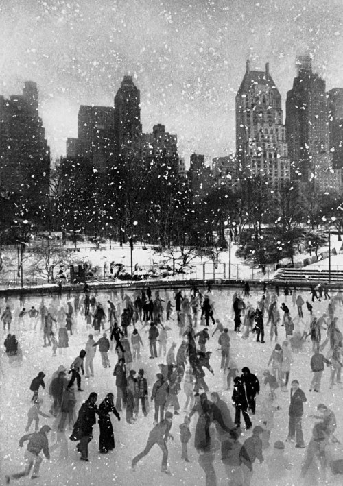 luzfosca:

Edward Pfizenmaier 
Wollman Rink, Central Park, New York City, 1954