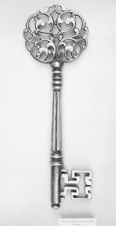 I have a love affair with vintage keys.
(via The Metropolitan Museum of Art - Key)