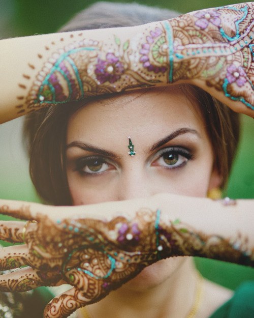 tiger-empire:

beautifulindianbrides:

This is picture is OMG&#160;! :)

This is gorgeous.
