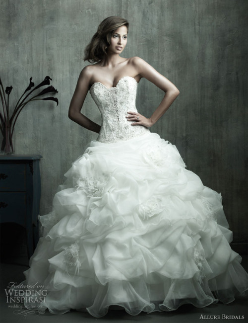 Post some beautiful wedding gowns