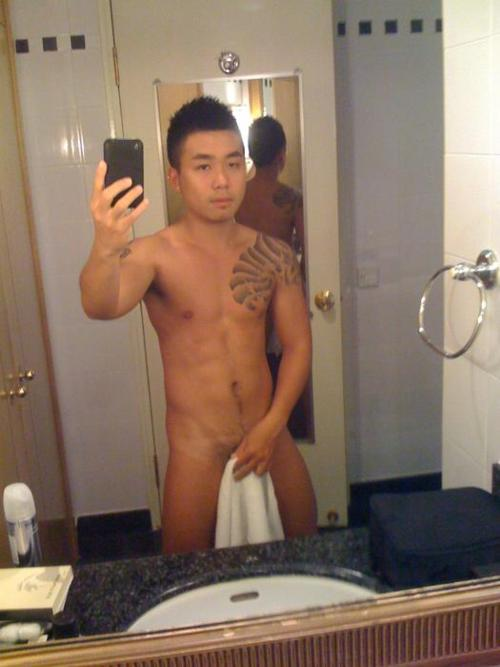 tumblr_lyiwj4G0wi1r3wg8vo1_500 Cute Asian with a Hot Tattoo