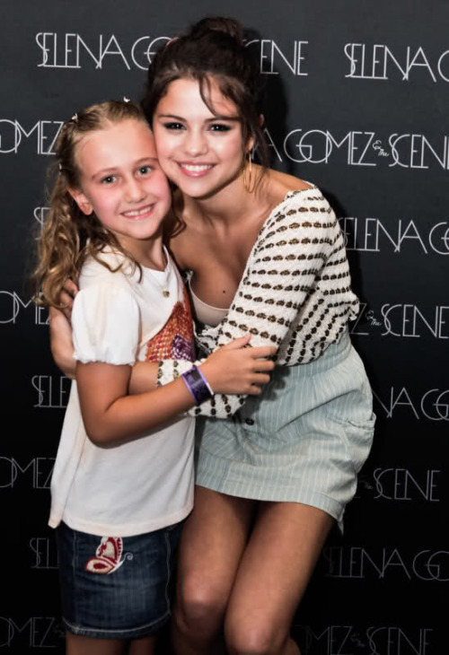We will end Malfunction Monday with Selena Gomez who bends over and shows her whole bra while taking a pic with a fan&#8230;I love Selena, going above nd beyond to please a fan&#8230;