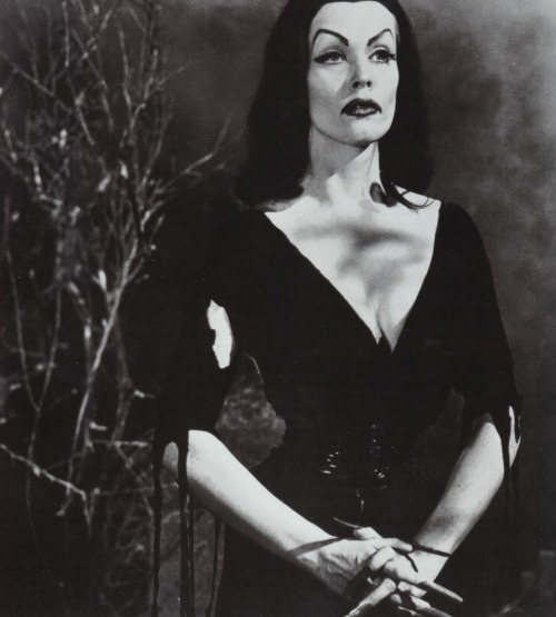 Maila Nurmi in Plan 9 from Outer Space 1959 Source paperspots 