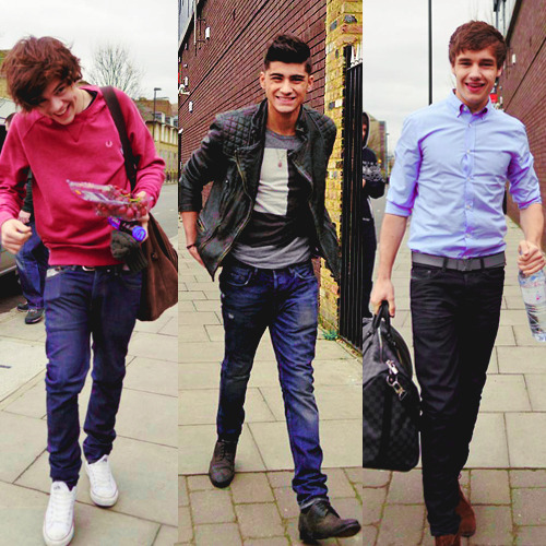 suspendersandstripes:

it’s like 3 generations.




harry’s the kid going to kindergarten.
zayn’s the teenager going to high school.
liam’s the dad going to work.




reblogging again just for that^^
