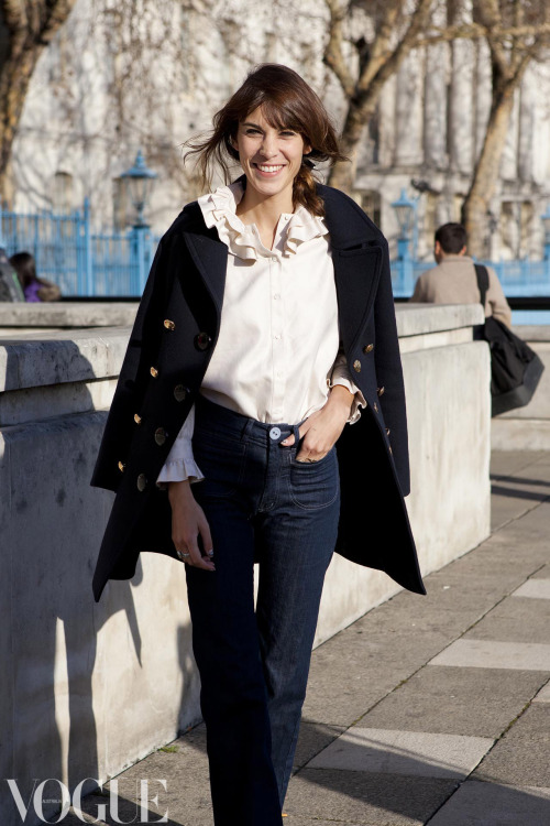 vogueaustralia:

Alexa Chung on the streets of London for fashion week.
Image by Candice Lake

