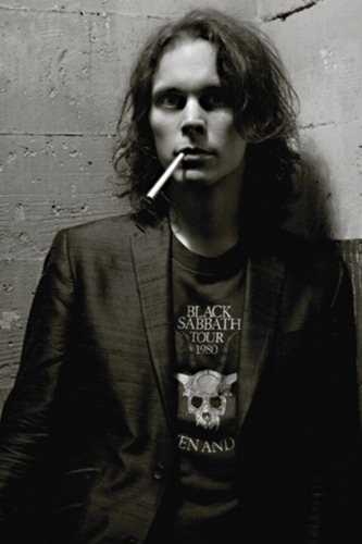 my five favorites pictures of Ville Valo his eyes oh my fucking god