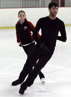 Buffalo Grove girl skates alongside Olympic champ Evan Lysacek - Chicago Sun-Times