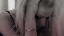Avril Lavigne - ''Goodbye'' Premiere!
