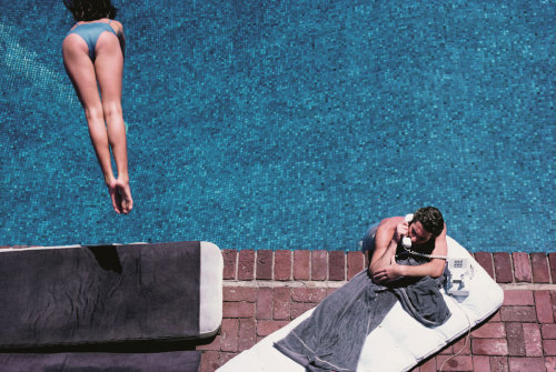 Herb Ritts Richard Gere Poolside 1982 TAGS photography 143 notes Date 