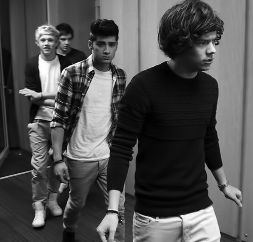 Harry with that face. Gaaawd. Zayn looks perfect, like he&#8217;s posing for a photo- as always. Niall is dancing(: Liam is just there. Louis.. well there&#8217;s no telling where he is