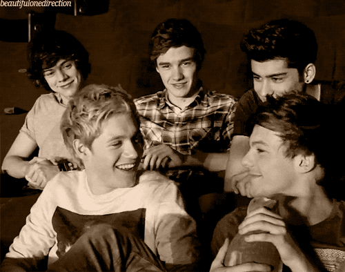 keep-calm-love-liam:

newzealanddirectioner:

omgloveonedirection:

the way they all look at him with so much love melts my shipper heart.

i ship all of them with niall

ok please let me hold you

