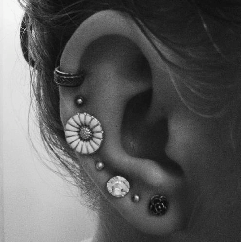 Cool Cartilage Earrings on 136