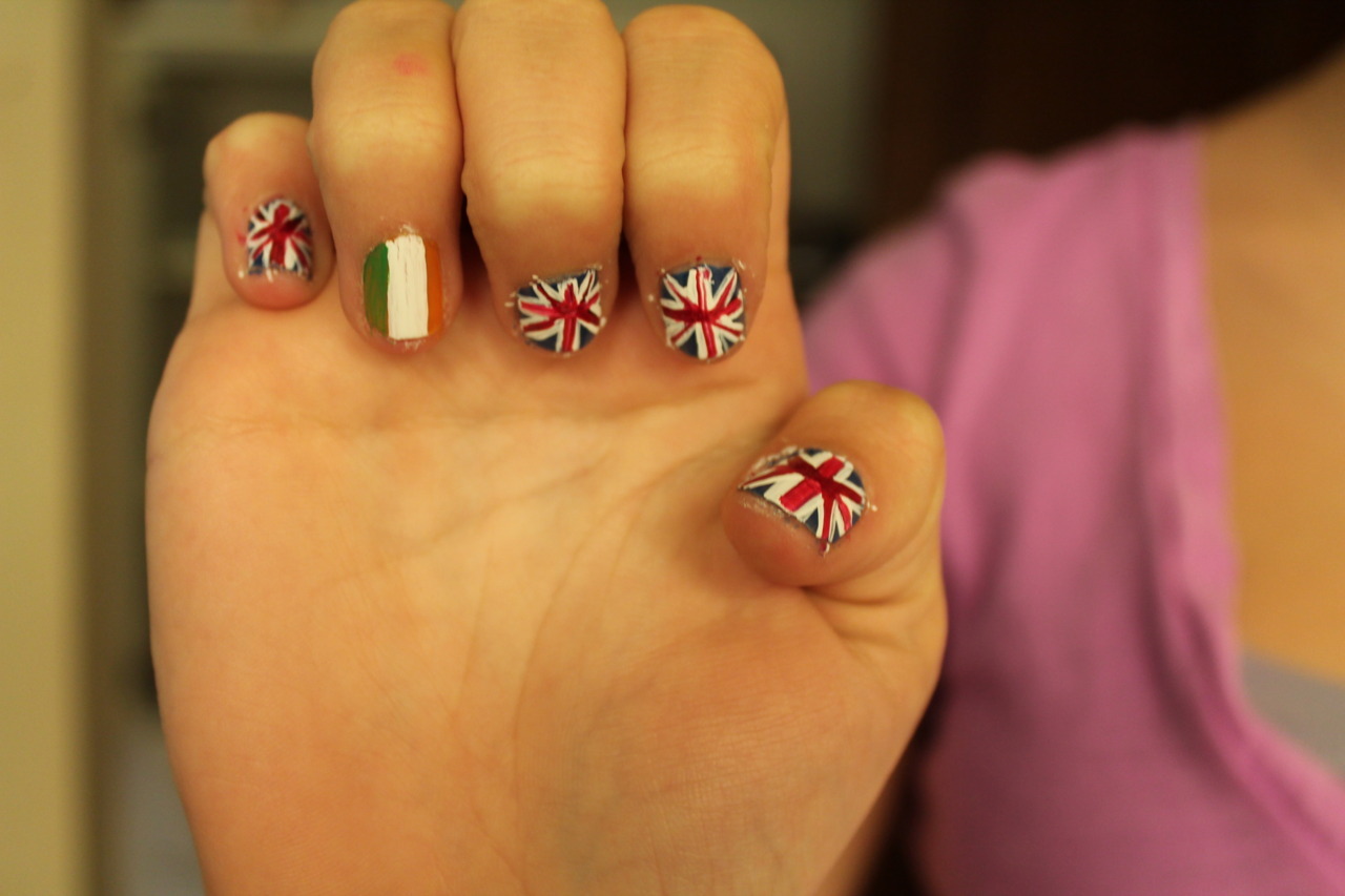 Irish Flag Nails