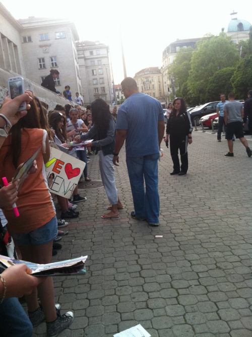 
Selena signing autographs in Bulgaria (May 6th)
