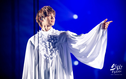 Angel Minho @ Japan Arena Tour_Fukuoka 120425

click image in new tab for full size
cr: TheMinho, reupload &amp; shared by ayuaditi
