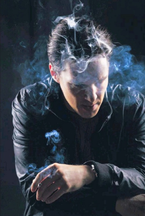 Final shot of #BenedictCumberbatch from the LA Times shoot.

deareje:

#BenedictCumberbatch on the front page of the LAtimes Calendar. image extracted from the digital edition I bought.