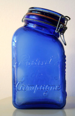 missingsisterstill:

1960s Cobalt Italian Glass Canister