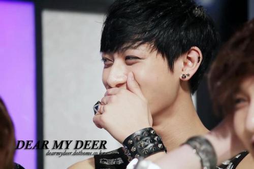mengyeols:


Do not edit. Credits as tagged.

YOU ARE JUST SO ADORABLE. COME HERE AND LET ME LOVE YOU!

Tao~