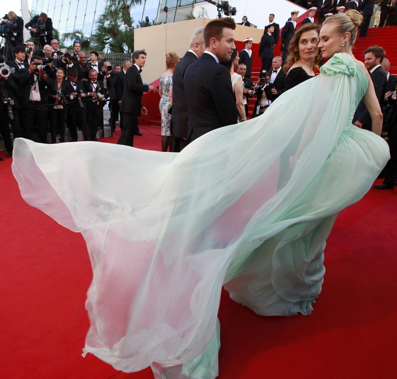 suicideblonde:

Diane Kruger in Giambattista Valli Couture at the Opening Ceremonies and the premiere of Wes Anderson’s Moonrise Kingdom at the Cannes Film Festival, May 16th
