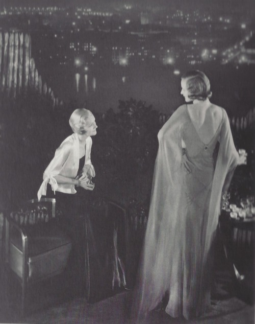 Edward Steichen- Veste et robe du soir par Lanvin et robe de mousseline par Chanel, terrasse du 1200, New York, 1932