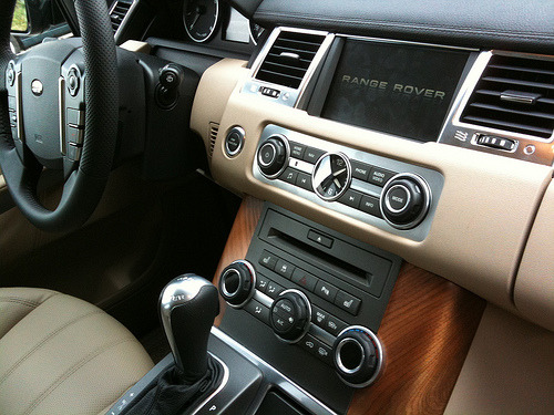 dailyluxury:

Range Rover interior.
