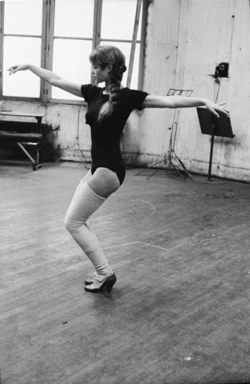 Brigitte Bardot Dance Practice