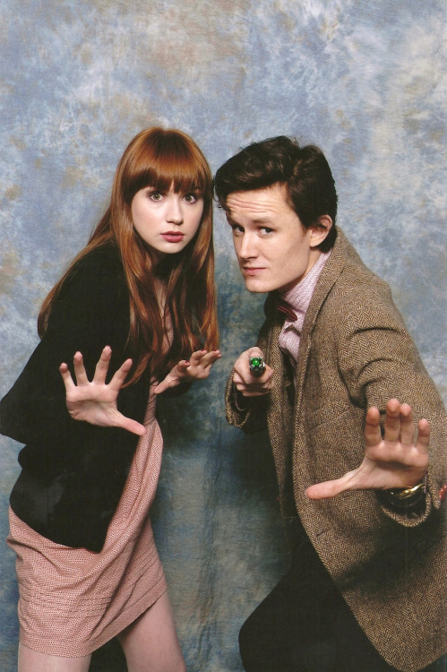 Me with Karen Gillan doing the &#8216;Hand Pose&#8217; today at Collectormania in Milton Keynes! 
