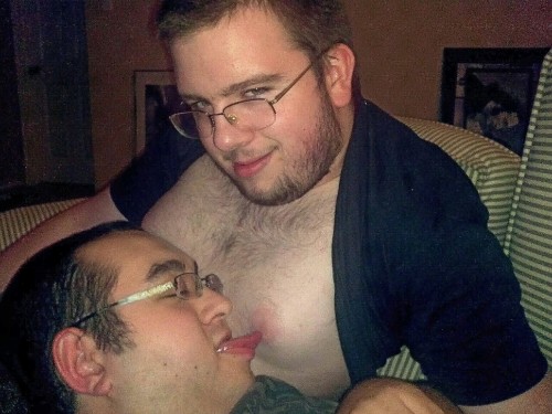 tumblr_m56n8cXdRG1r5zl4qo1_500 Chubby Guy Gets His Nipple Licked