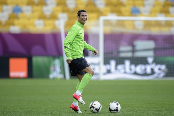  Cristiano in good spirits.
Training in Lviv, 08.06.2012(via Photo from Getty Images)