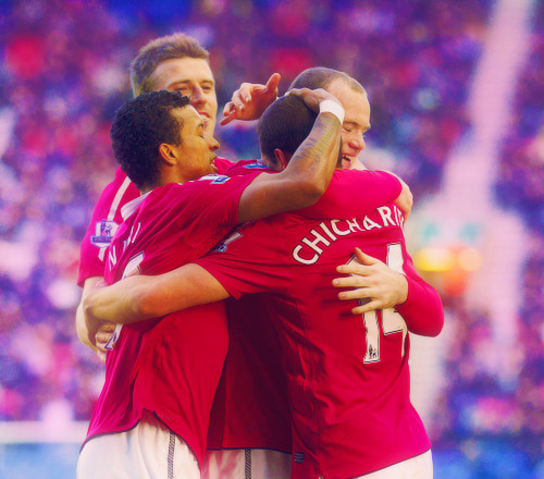 
45/100 photos of Manchester United.
