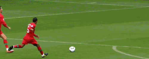 breannebandur:

That shit cray! Talent right there.


This incredible goal is always worth a reblog. Skillful and funny.