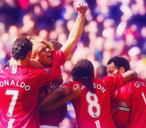 
54/100 photos of Manchester United.
