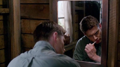thegestianpoet: thechantabulouslifeofme: i love how hardcore he is brushing them teeth. cavities don’t dare fuck with Dean Winchester! pleASE 