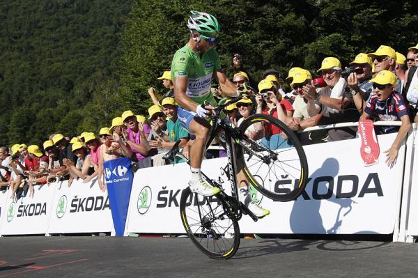 fuckyeahcycling:

Peter Sagan (Liquigas-Cannondale) shows off his skills at the top of La Planche des Belles Filles Photo: © Bettini Photo (via Tour De France 2012: Peter Sagan (Liquigas-Cannondale) Shows Off His Skills At…, Photos | Cyclingnews.com)
