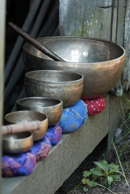 buddhabe:

singing bowls 
