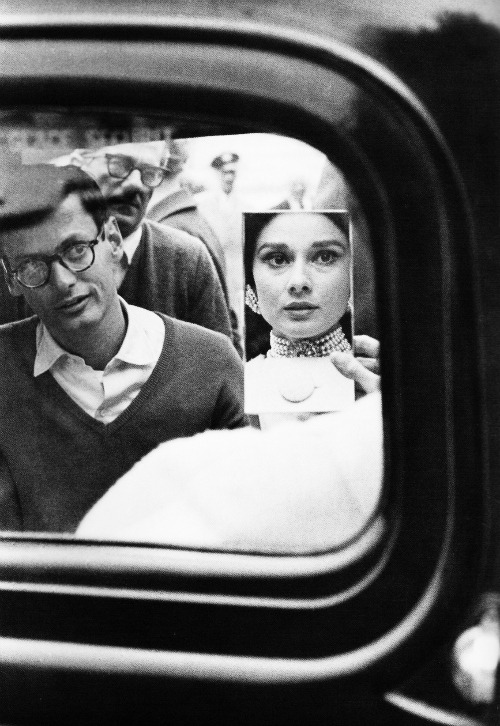 Richard Avedon shooting Audrey Hepburn for a Harper&#8217;s Bazaar photo shoot, Paris 1961