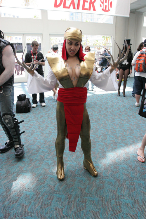 whybecosplay:

Lady Deathstrike (by no_onions)
