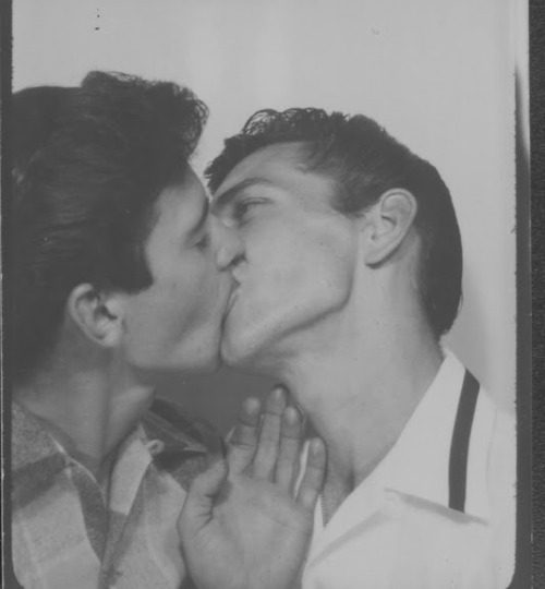 coughdropqueen:

Block and J. J. Belanger kissing in a photo booth. The album caption reads: “PGE exhibition, Hastings Park.”  Circa 1953.
