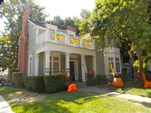 Emily Field’s house from PLL. They were recording their next Halloween episode for this coming October!
