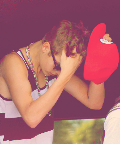 princebiebers:

10/30 Pictures of Justin