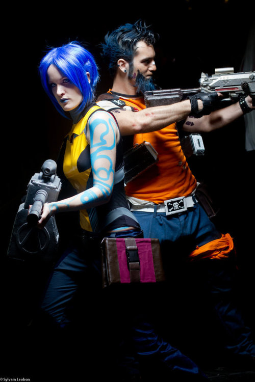 Maya (left) and Salvador (right) from Borderlands 2Cosplayers: LuceCosplay (Maya) and Ico (Salvador)Photographer: Sylvain Leobon