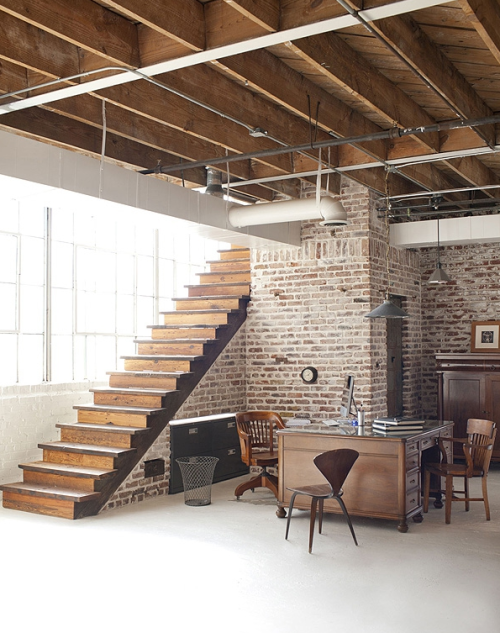 Loft Studio
Over 6,500 square feet with sections 25-feet tall with clerestories and was originally the foundry and pattern shop for the factory.